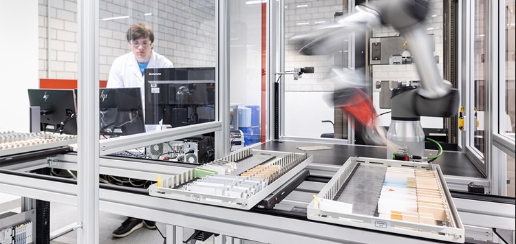 Unterstützung im Prüflabor