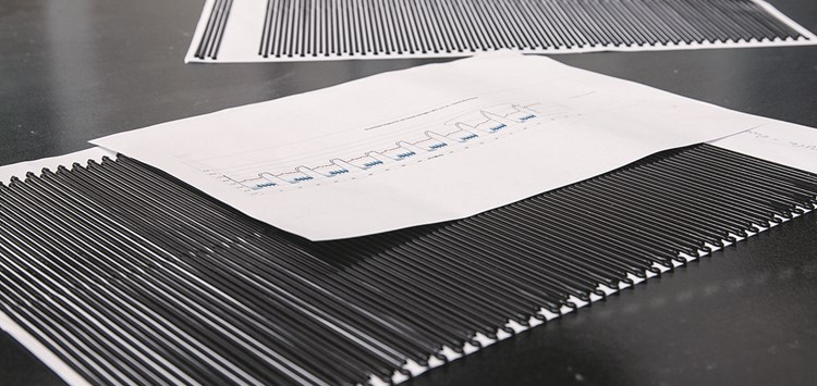 Klebt es oder hält es?