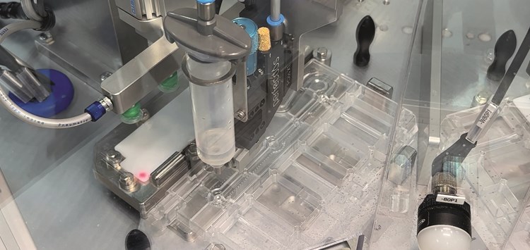 Game-Changer: Cyanacrylate im Griff: Dosierbarkeit als Schlüssel zur Prozesssicherheit