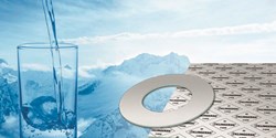 Neues Dichtungsmaterial KLINGERSIL® C-4240 nach neuer Elastomerleitlinie für Kalt- und Heißwasser (Bild: Klinger GmbH)