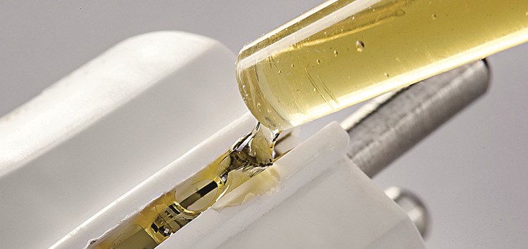 Verbinden und Vergießen in der Elektronikfertigung