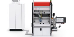 Dosierzelle SmartM mit Hubtür und Mischkopf MK 825 PRO in der Ausführung für zwei Materialkomponenten und
optionalem Multitouch Bedienpanel Control 2 (Bild: Henkel)
