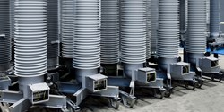 Mit dem neuen Festsiliconkautschuk POWERSIL® 1900 A/B können Verbundisolatoren im Spiralextrusionsverfahren präzise und kosteneffizient hergestellt werden (Bild: WACKER)