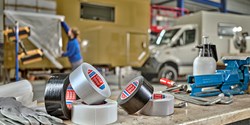 Ruderer erweitert Sortiment um technische Klebebänder von tesa