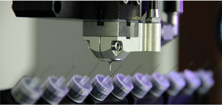 Cyanacrylate dosieren: Schlauchpumpe vs. Jetventil