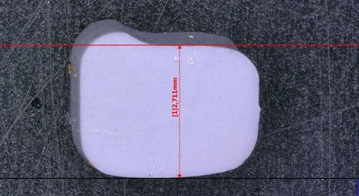 Bild 3: Querschnitt einer Profildichtung, welche im Einsatz eine hohe bleibende Verformung erfuhr  (Bild: O-Ring Prüflabor Richter GmbH)
