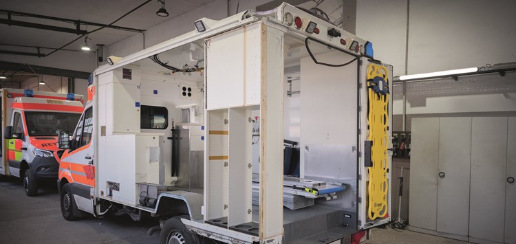 Klebtechnik zwischen Zeitdruck und Sicherheitsanforderungen