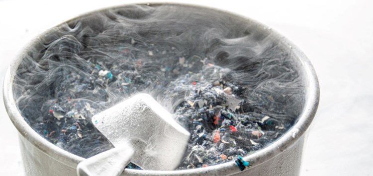 Zertifiziertes PFAS-Referenzmaterial aus gebrauchter Outdoorbekleidung