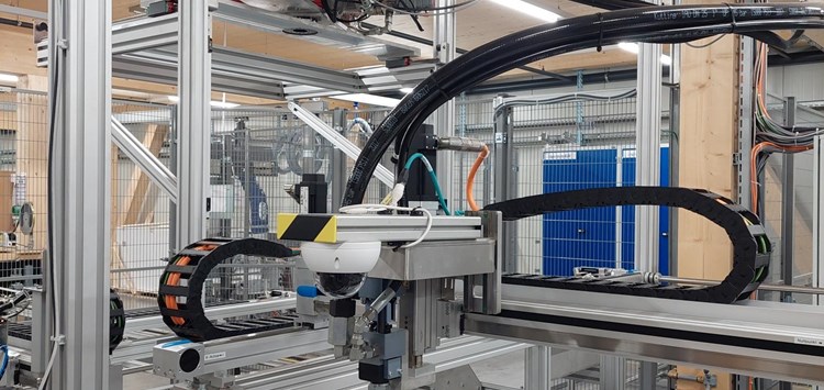 Dosiertechnik für das weltweit erste Solarfaltdach