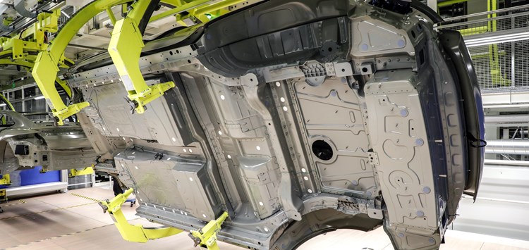 Lochverschluss durch Klebepads und Robotertechnik