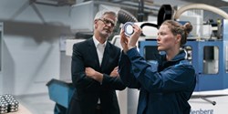 Freudenberg Xpress® ist Teil von Freudenberg Sealing Technologies und fertigt u.a. hochwertige CNC-gedrehte Dichtungen aus Freudenberg-Materialien und -Profilen für Branchen wie Fluidtechnik, Prozessindustrie, Schwerindustrie und Landwirtschaft (Bild: Westend61 via Getty Images/Freudenberg Sealing Technologies)