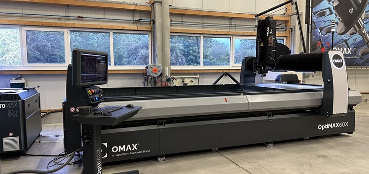 Live-Demo moderner Wasserstrahlschneidsysteme