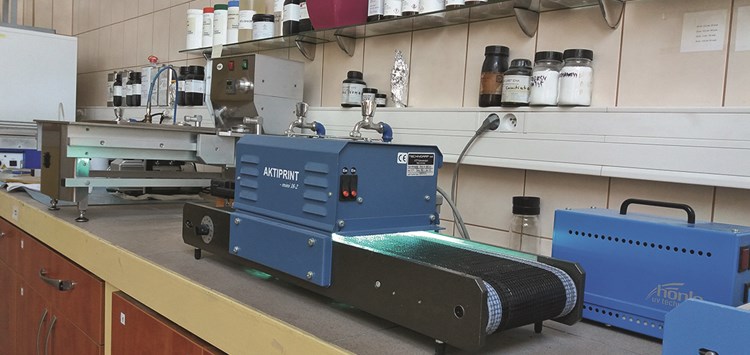 Photoreaktive Silikonmontagemassen