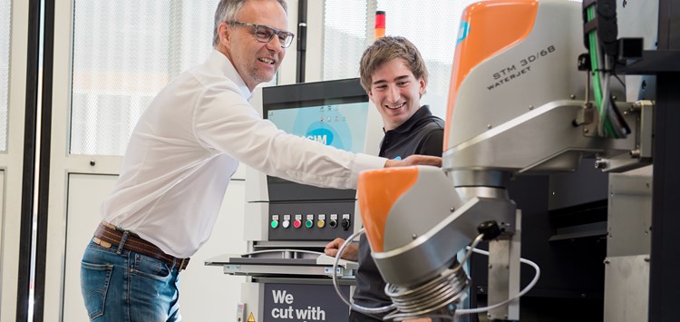 Wasserstrahlschneidelösungen für die Kunststoffindustrie