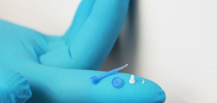 Silikone mit pharmazeutischen Wirkstoffen kombinieren