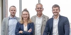 Die neue Geschäftsführung v. l.: Sascha Beilmann, Ann-Katrin Weidling, Ralph Weidling und Patrick Jennings (Bild: WEICON GmbH & Co. KG)
 