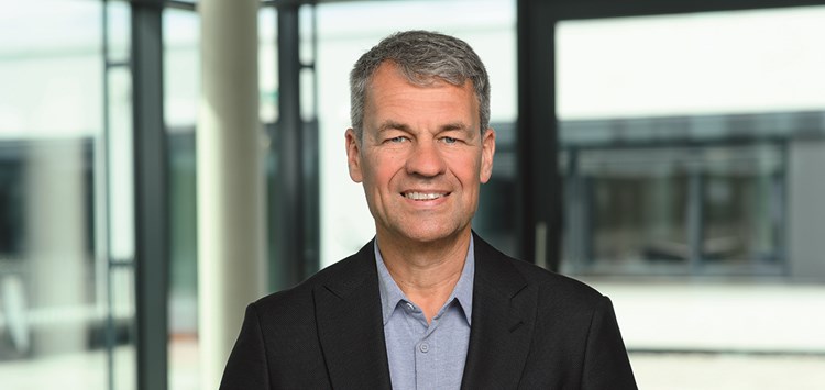 Wechsel an der Spitze der Dr. Hönle AG