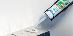Der universelle Kleb- und Dichtstoff kann in vielen industriellen Bereichen eingesetzt werden (Bild: Weicon)