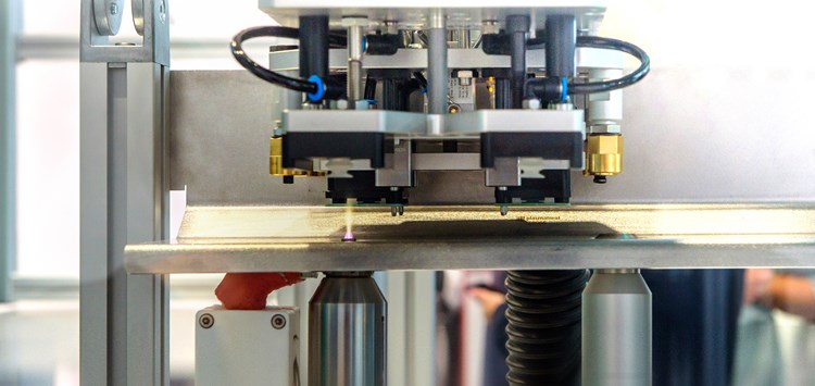 Empfindliche elektronische Bauteile mit Duroplast umspritzen