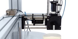 Der Aushärtefortschritt von Klebstoffen wird mit berührungslosem Ultraschall und der Terahertz-Technik in Echtzeit überwacht (Bild: SKZ)