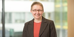 Dipl.-Ing. (FH) Andrea Paul, wissenschaftliche Mitarbeiterin für klebtechnische Fertigung, Fraunhofer- Institut für Fertigungstechnik und Angewandte Materialforschung IFAM