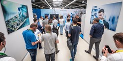 Auf den TechDays 2023 drehte sich alles um das Thema Geschwindigkeit. Besucher:innen konnten die schnellste Dosier- und Vergusstechnik für eine nachhaltige, qualitativ hochwertige Produktion erleben. (Bild: Scheugenpflug GmbH)