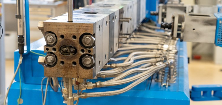 Neuer Klebstoff aus altem Kunststoff