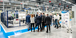Eröffnung der neuen CO2-neutralen Fabrik (Bild: Freudenberg Sealing Technologies)