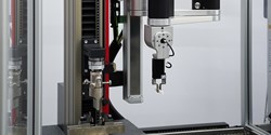 Kunststoffprüfung auf 1 m² automatisieren