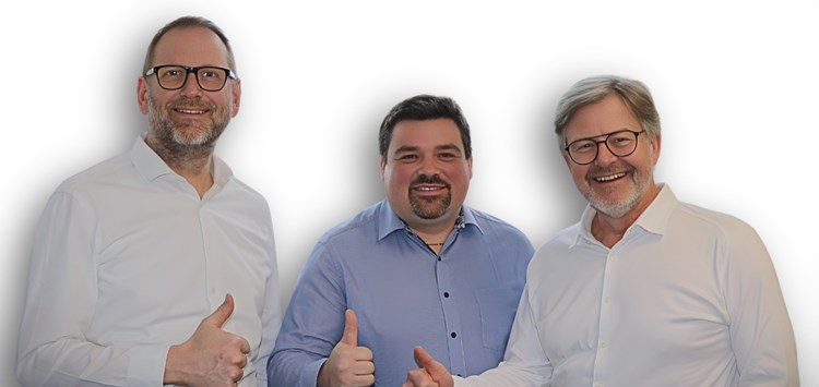 Drei Bond mit strategischer Neuausrichtung