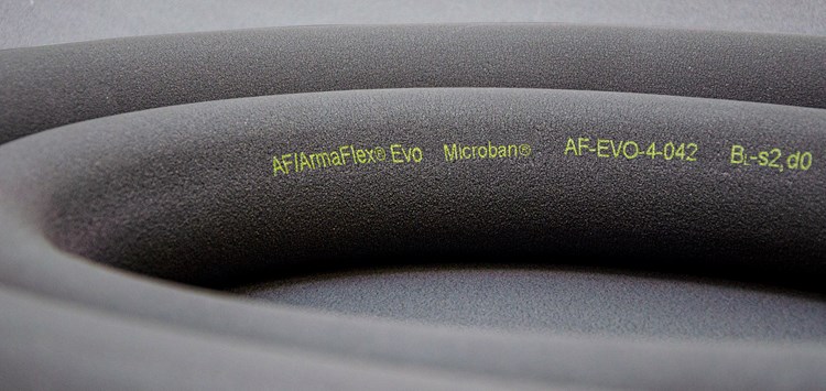 Elastomerschaum mit verbessertem Brandverhalten