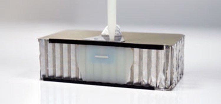 Gewindeeinsätze automatisiert kleben