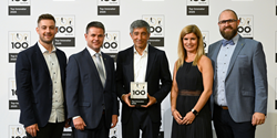 Luca Süß, Jens Spanberger, Ranga Yogeshwar, Anja Gaber und Adrien Schmidt bei der offiziellen Verleihung des Top 100 Awards (v.l.n.r.) (Bild: Innotech Marketing und Konfektion Rot GmbH)