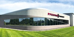 Das neue 3.700 m2 große Kompetenzzentrum für Lecksuche und Produktionsstätte für kundenspezifische Vakuumsysteme (Bild: Pfeiffer Vacuum)